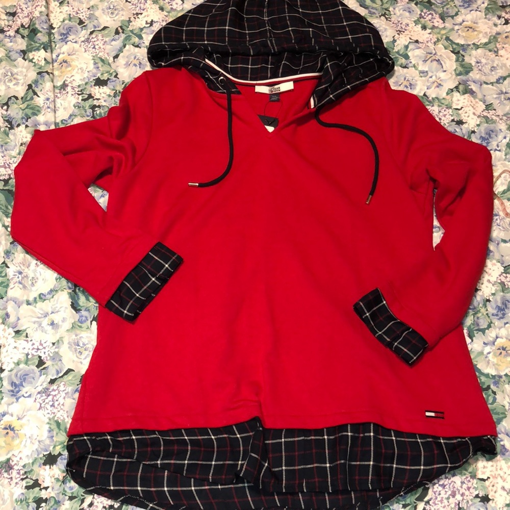 Tommy Hilfiger layered sweater with hood